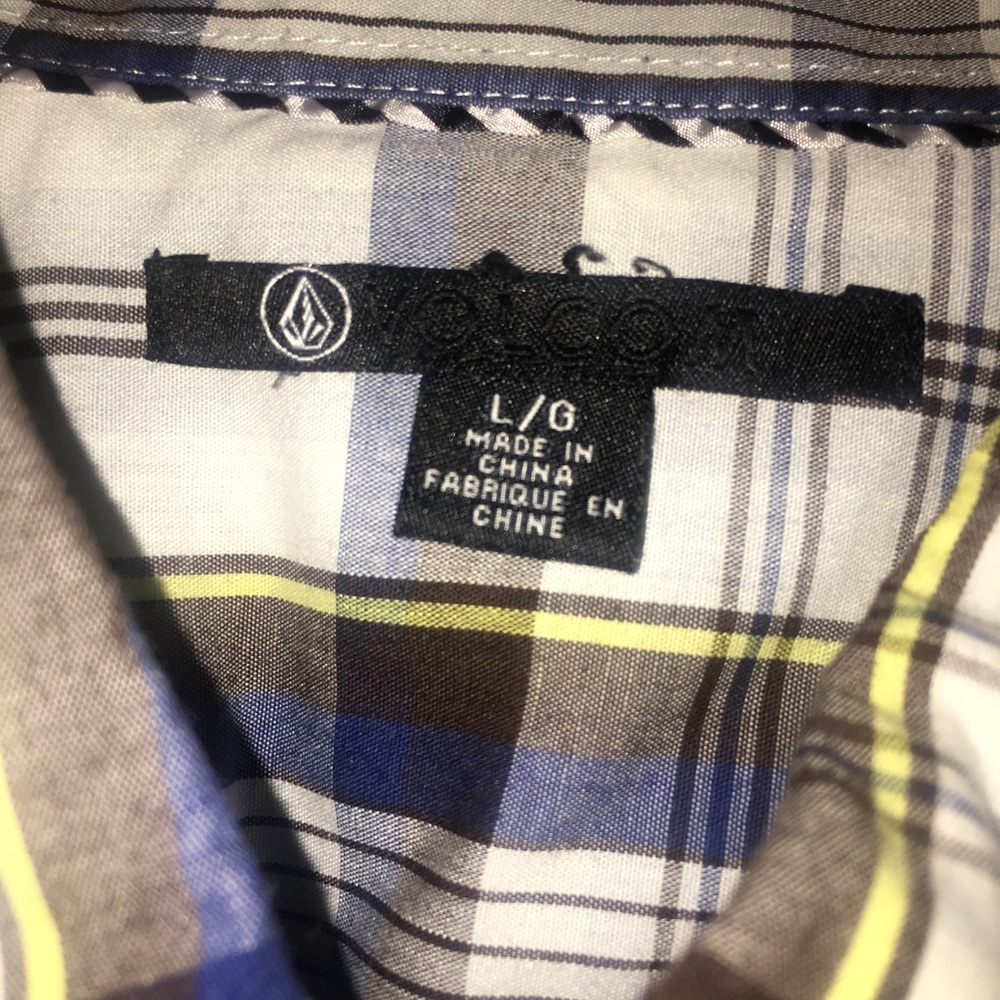 Volcom Button Down Shirt. Size L. Like New - image 5
